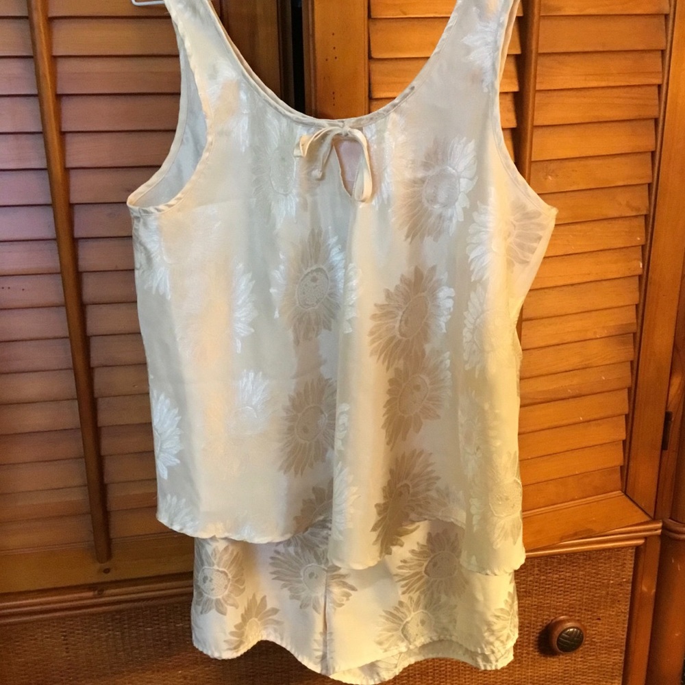 Victoria’s Secret short pj set. EUC